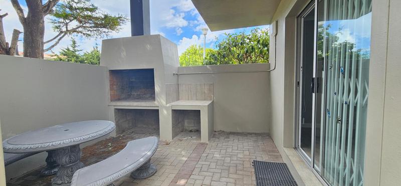 2 Bedroom Property for Sale in Middedorp Western Cape